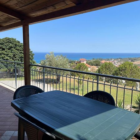 Luna Apartaments Badolato Marina Luaran gambar