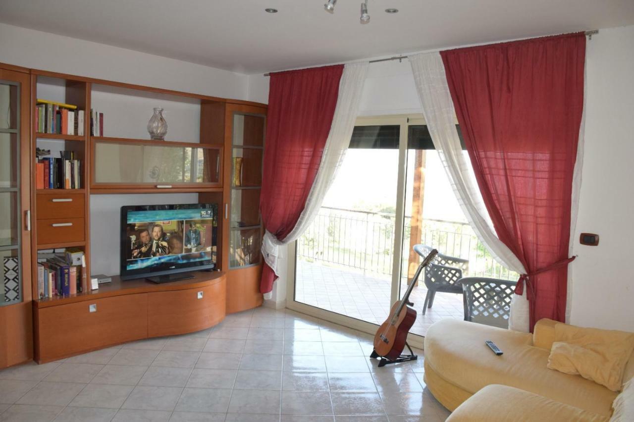 Luna Apartaments Badolato Marina Luaran gambar